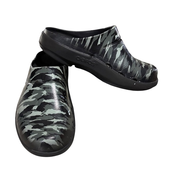 OOFOS Other - Oofos OOCloog Recovery Clogs Mens Size 8 Grey Black Camo Good Slip On Shoes